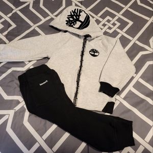 Toddler sweat suit size 3T